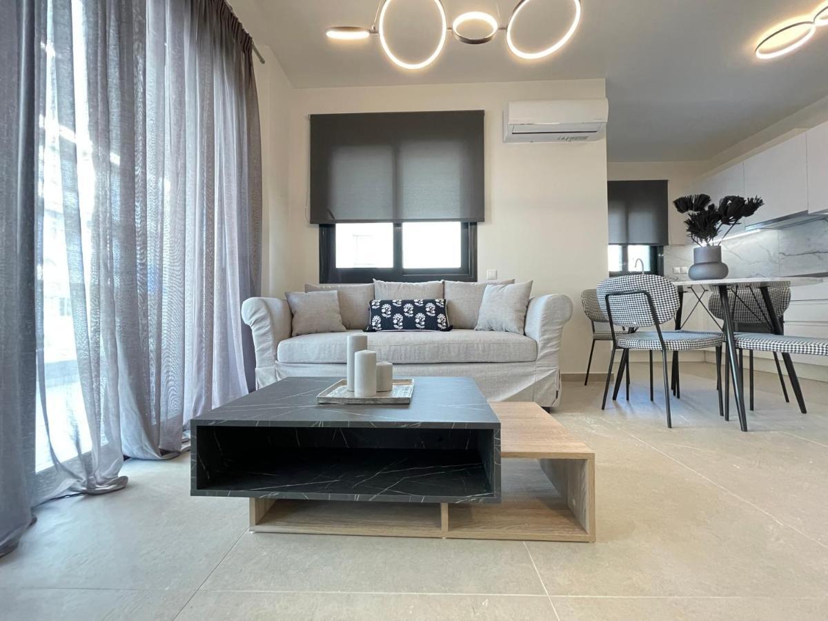 Modern Apartments Near Marina Flisvos Atenas Exterior foto